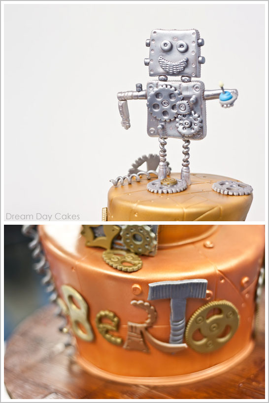 Robot Birthday Cake by Dream Day Cakes  |  TheCakeBlog.com