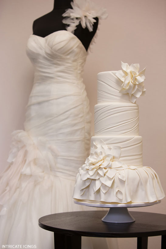 Fashion Inspired Cake by Intricate Icings  |  TheCakeBlog.com