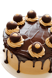 Chocolate & Peanut Butter Buckeye Cake