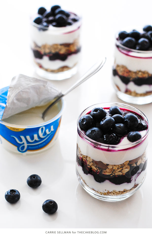 Roasted Blueberry Breakfast Parfaits with layers of roasted blueberries, granola and honey yogurt | by Carrie Sellman for TheCakeBlog.com