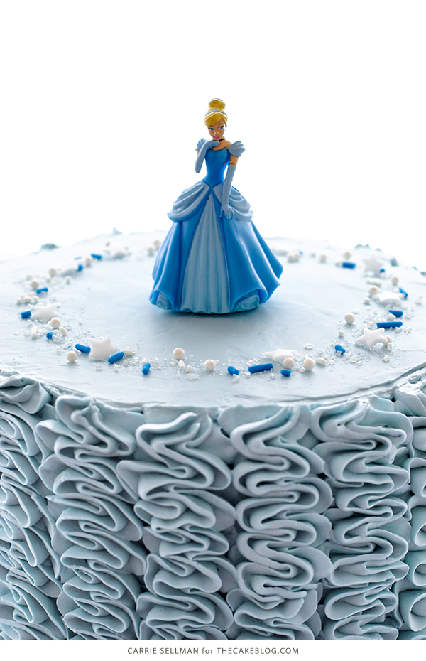 Amazon.com: DecoPac Disney Princess Doll Signature Cake DecoSet Cake  Topper, Cinderella, 11