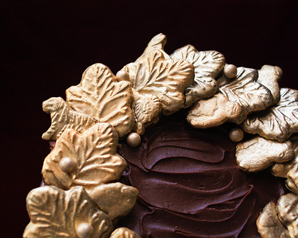 Gilded Cookie Wreath Cake - an elegant Christmas cake made with animal crackers | Erin Gardner for TheCakeBlog.com