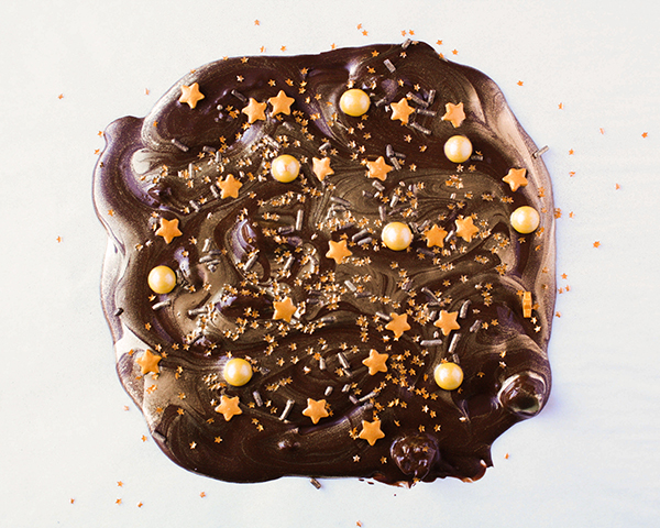 How to make a drippy chocolate cake | Erin Gardner for TheCakeBlog.com
