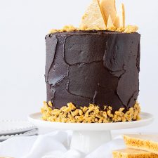 Gluten-Free Chocolate Cake with Raspberries and Honeycomb – Bar & Kitchen