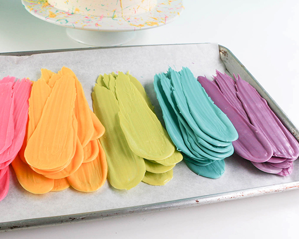 Brushstroke Cake - how to make a Kalabasa inspired feather cake using candy melts and everyday tools | by Erin Gardner for TheCakeBlog.com