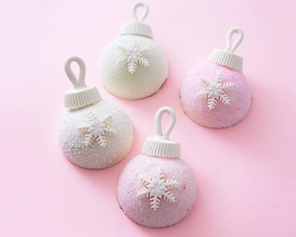 Christmas Ornament Cakes - how to make sparkly, mini ornament cakes for Christmas dessert | by Cakegirls for TheCakeBlog.com